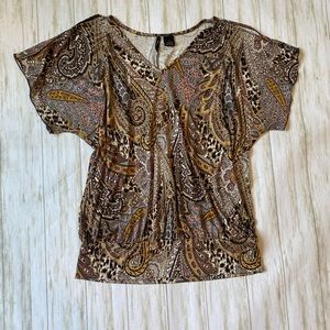 Brown yellow paisley slit sleeve vneck 1x plus nd